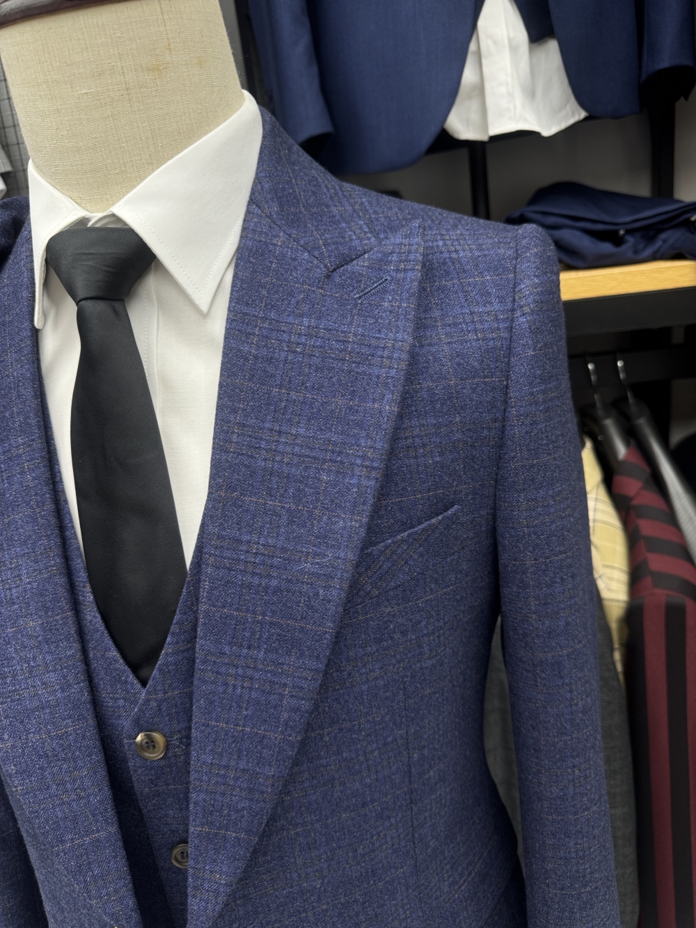 Hot Sale Classic Plaid Man Sui – Men Formal Wear Sale Bewertung und Preis